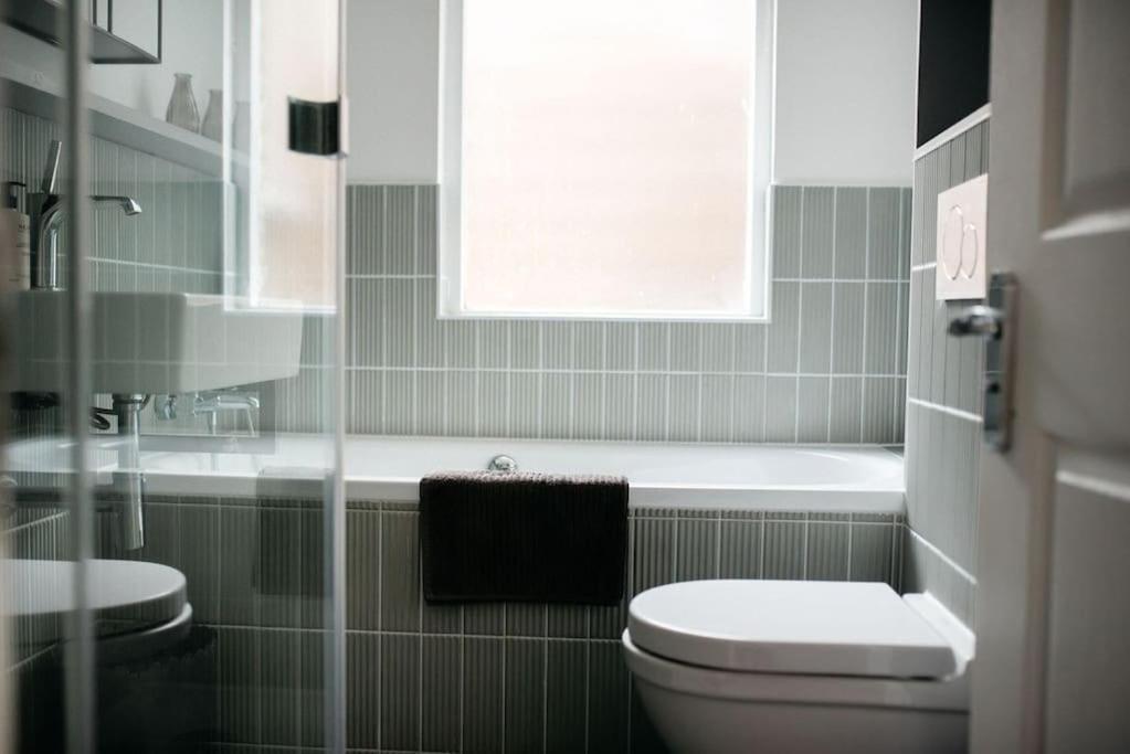 3 Bedroom House In Kew Gardens ริชมอนด์ ภายนอก รูปภาพ