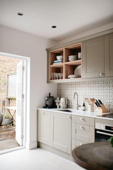 3 Bedroom House In Kew Gardens ริชมอนด์ ภายนอก รูปภาพ